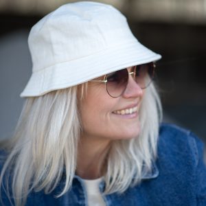Bucket hatt i linne – ecru
