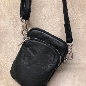 Mobilväska i svart läder