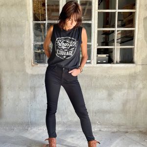 Smala jeans av ekobomull från Kings of Indigo – stay black